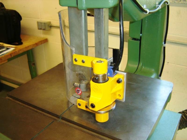 Garde copeaux pour scie à ruban verticale avec interrupteur de verrouillage - Image 7